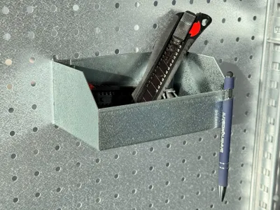 Inhangbakje voor opslag kleine materialen zoals messen en rolmaten.jpg