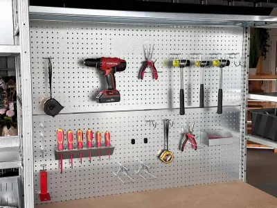 Gereedschapsbord-perfo-achterwand-werkplaatskast.jpeg