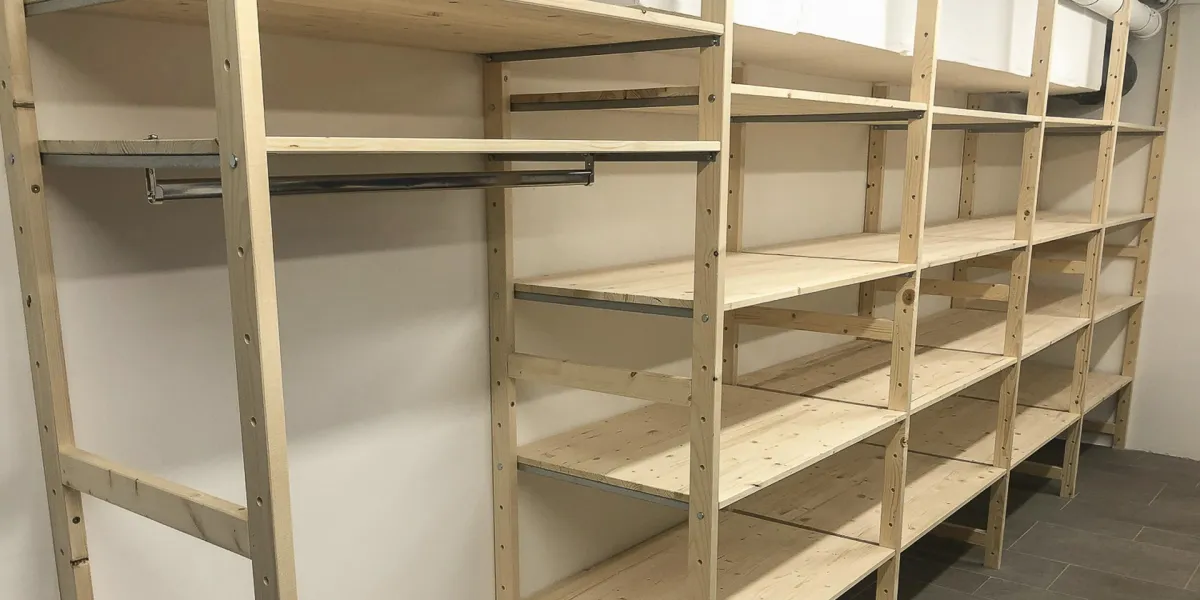 Houten Garagestelling – Duurzame opslag voor gereedschap en materialen