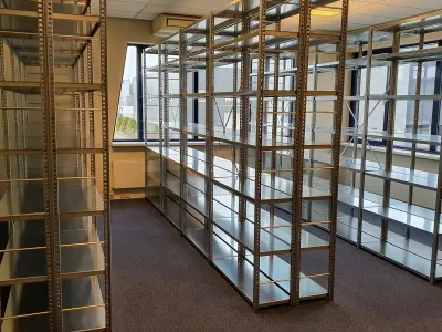 Flexibele archiefrekken op maat voor kantoren en magazijnen zorgen voor optimale opslag.
