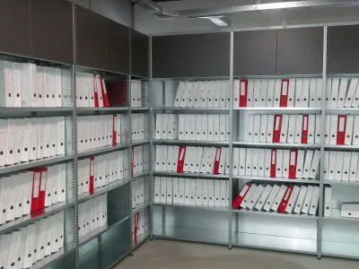 Slim opbergen in het archief met stellingkasten voor ordners en archiefdozen!